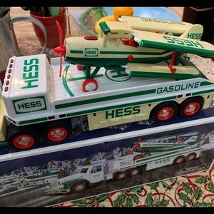 Used 2002 HESS Truck & Plane with box No plane tires & smudge on wing Hess logo